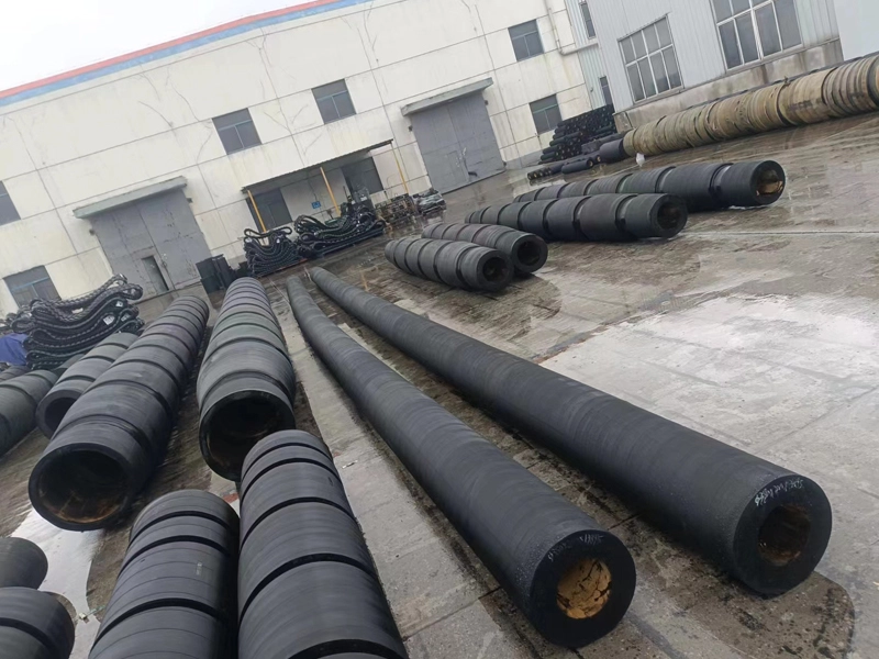 Illustration de la faible force de réaction et de l'absorption d'énergie dans les défenses de quai cylindriques Tonly